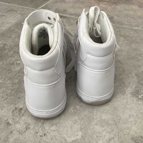 GBB GUESS - Picture 2 of 7